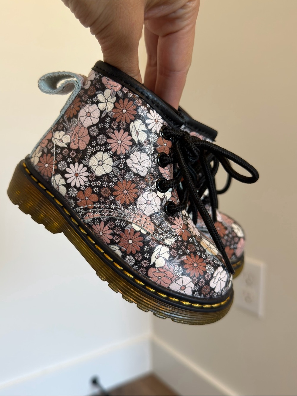 Piper Finn Black Floral Combat Lace Up Boots Side Zipper Size 3c Baby Girl